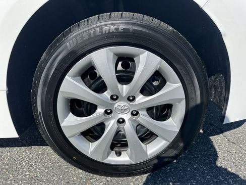 Used 2025 Toyota Corolla LE image 26
