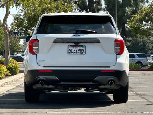 Certified 2023 Ford Explorer XLT w/ Equipment Group 202A RWD image 8
