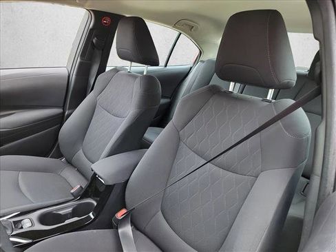 Used 2022 Toyota Corolla LE FWD image 10