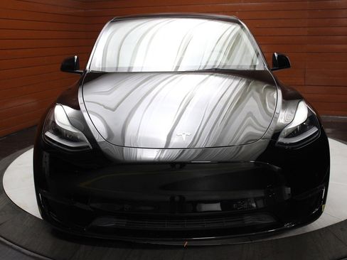 Used 2022 Tesla Model Y Performance image 7
