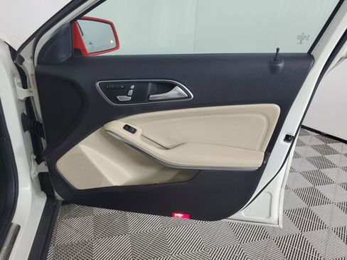 Used 2018 Mercedes-Benz GLA 250 GLA 250 image 24