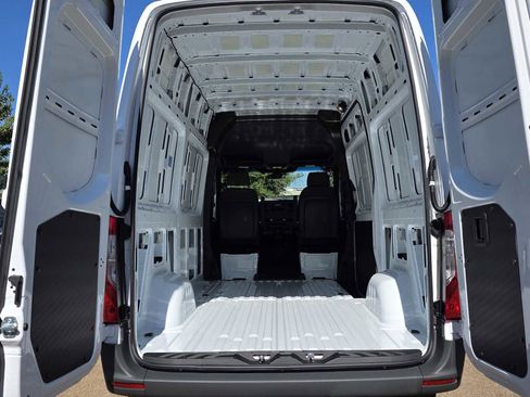 New 2026 Mercedes-Benz Sprinter 2500 image 7