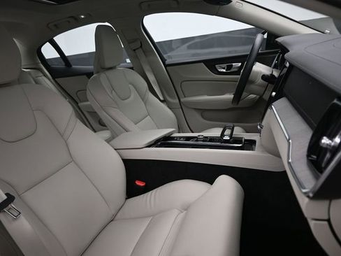 Used 2024 Volvo S60 B5 Ultimate image 33