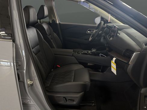 New 2026 Nissan Rogue Platinum AWD/4WD image 24