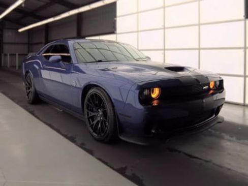 Used 2016 Dodge Challenger SRT Hellcat RWD image 2