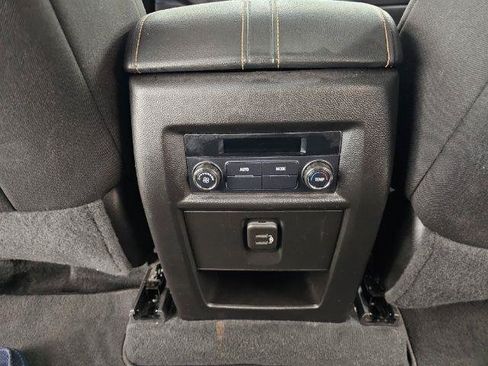 Used 2021 Chevrolet Traverse LS AWD/4WD image 38