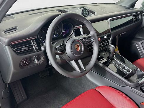 New 2026 Porsche Macan image 4