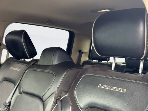 Used 2019 RAM 1500 Laramie AWD/4WD image 16