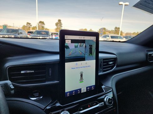 Used 2023 Ford Explorer ST w/ Equipment Group 401A image 18