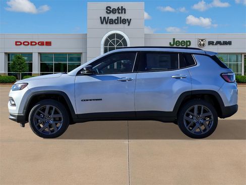 New 2026 Jeep Compass Latitude image 4