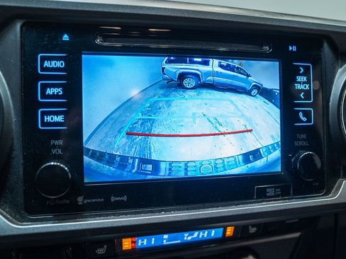 Used 2017 Toyota Tacoma TRD Off-Road image 25