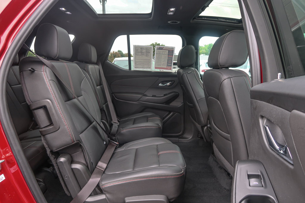 Used 2023 Chevrolet Traverse RS AWD/4WD image 14