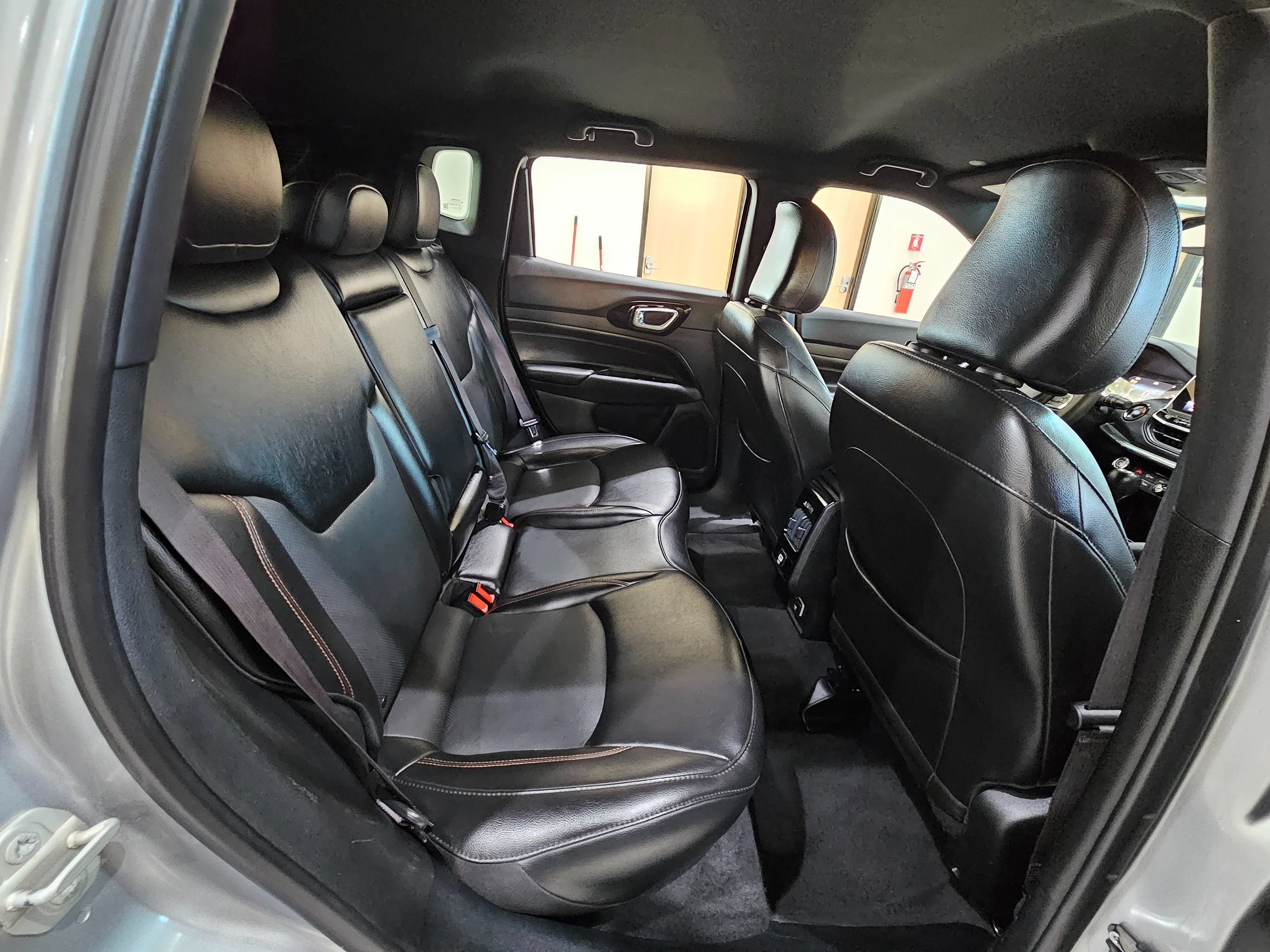 Used 2023 Jeep Compass Limited AWD/4WD image 32