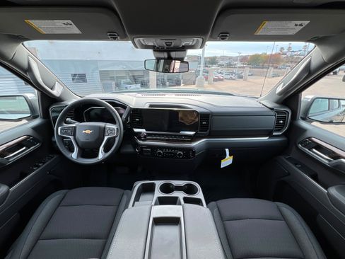 New 2026 Chevrolet Silverado 1500 LT w/ Z71 Off-Road Package image 10