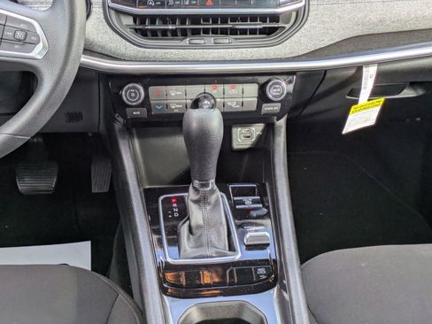 Used 2023 Jeep Compass Sport image 18