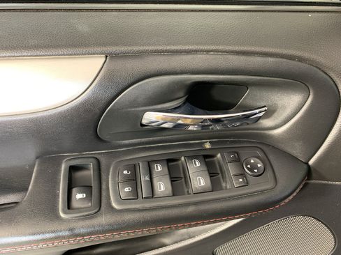 Used 2020 Dodge Grand Caravan GT FWD image 13