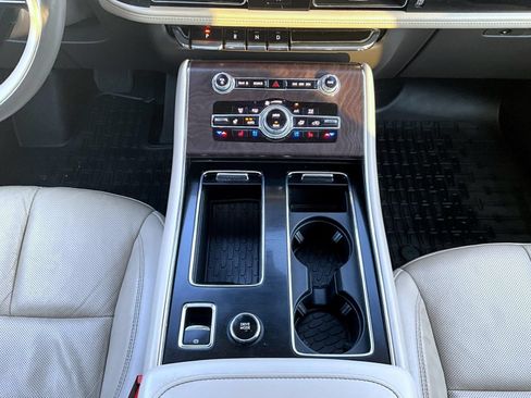 Used 2023 Lincoln Aviator Reserve w/ Equipment Group 201A AWD/4WD image 15
