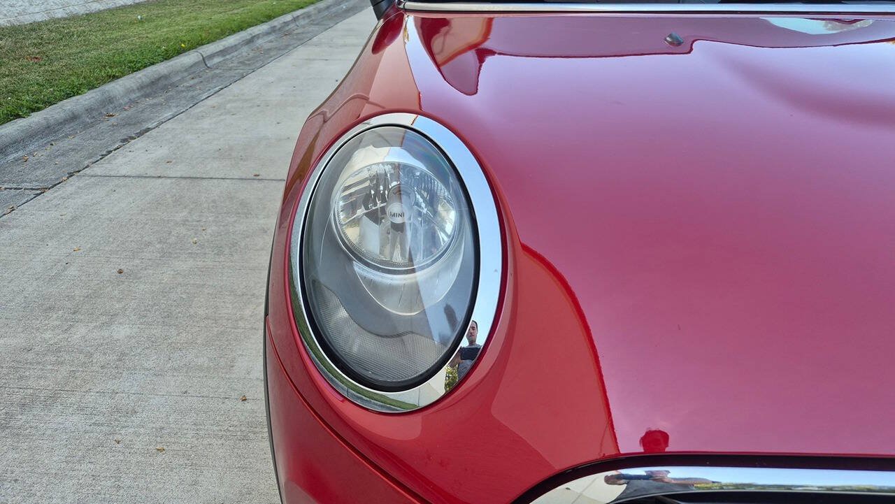 Used 2018 MINI Cooper 2-Door Hardtop FWD image 8