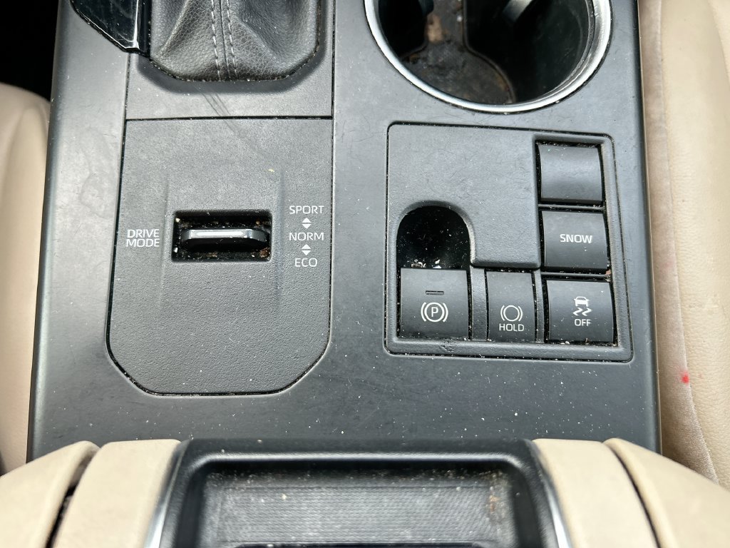 Used 2023 Toyota Highlander XLE FWD image 36