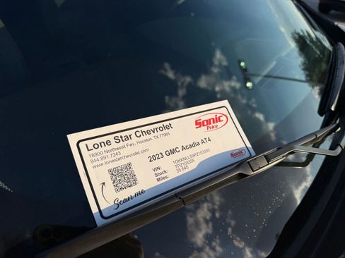 Used 2023 GMC Acadia AT4 w/ Technology Package image 29