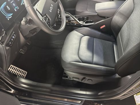 Certified 2025 Kia Niro SX Touring image 16