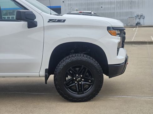 New 2026 Chevrolet Silverado 1500 Custom Trail Boss w/ LPO, Dark Essentials Package AWD/4WD image 7