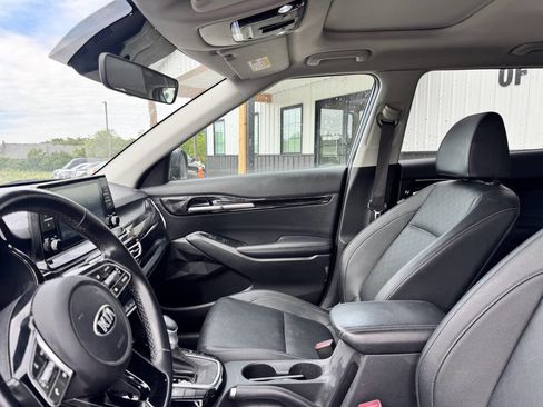 Used 2021 Kia Seltos EX AWD/4WD image 14