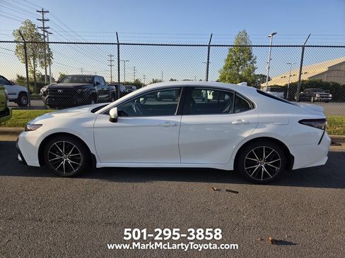 Used 2023 Toyota Camry SE FWD image 6