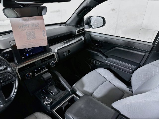 Used 2025 Toyota Tacoma SR5 AWD/4WD image 28