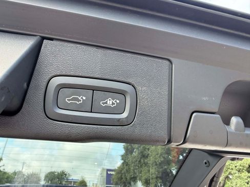 Certified 2024 Volvo XC60 T8 Plus AWD/4WD image 29