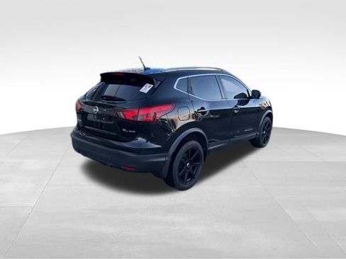 Used 2018 Nissan Rogue Sport SL image 7