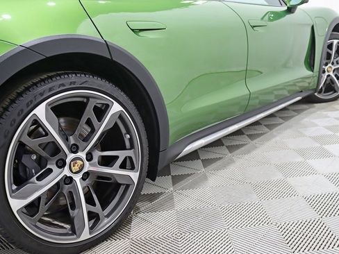 Used 2022 Porsche Taycan 4 Cross Turismo image 10