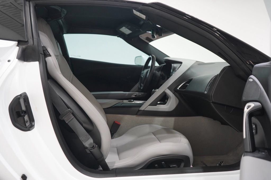 Used 2018 Chevrolet Corvette Grand Sport RWD image 12