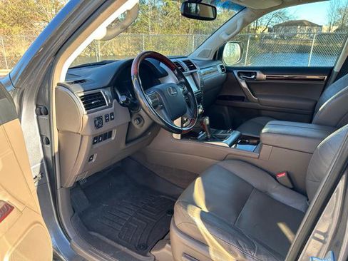 Used 2016 Lexus GX 460 w/ Premium Package AWD/4WD image 30