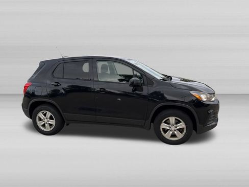 Used 2020 Chevrolet Trax LS w/ Tint and Cruise Package AWD/4WD image 3