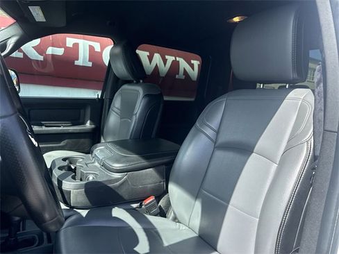 Used 2022 RAM 2500 Tradesman w/ Chrome Appearance Group image 11