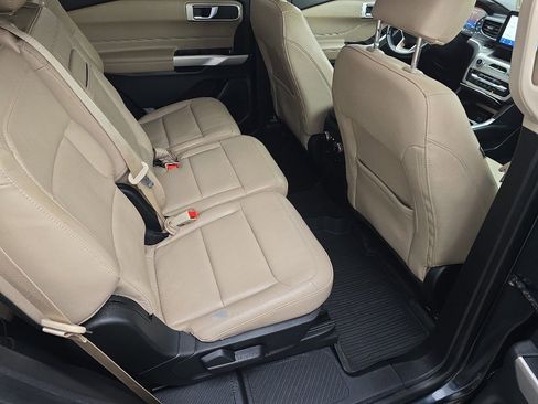 Used 2022 Ford Explorer XLT w/ Equipment Group 202A image 35