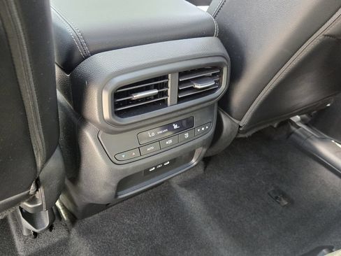 Certified 2025 Honda Pilot Touring image 12