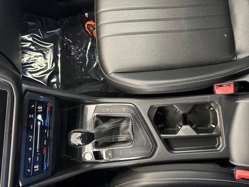 Certified 2023 Volkswagen Tiguan SE R-Line FWD image 19
