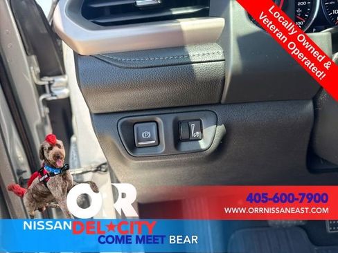 Used 2018 GMC Acadia Denali w/ Technology Package FWD image 16