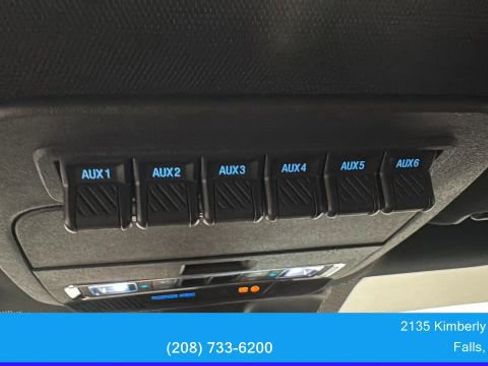 Used 2024 Ford F350 Platinum w/ FX4 Off-Road Package image 44