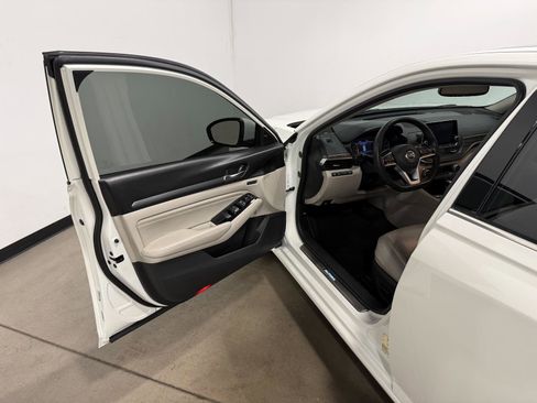 Used 2021 Nissan Altima 2.5 Platinum AWD/4WD image 8