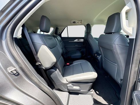 New 2026 Ford Explorer Active w/ Active Comfort Package RWD image 28