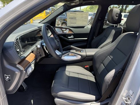 New 2025 Mercedes-Benz GLS 450 4MATIC image 18