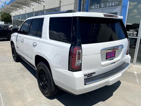 Used 2017 GMC Yukon Denali AWD/4WD image 2