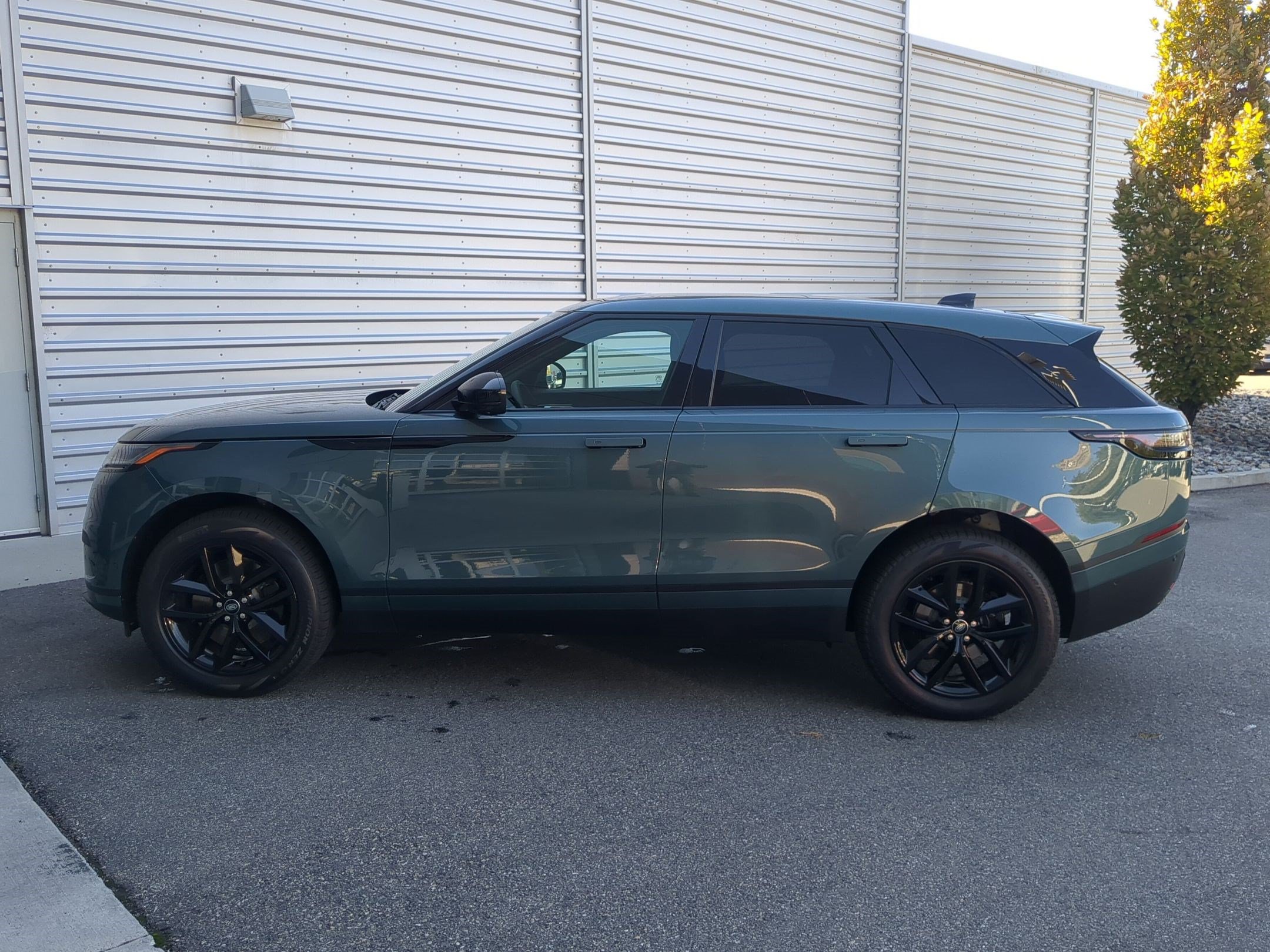 New 2026 Land Rover Range Rover Velar S AWD/4WD image 8