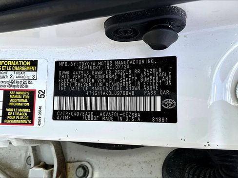 Used 2020 Toyota Camry SE FWD image 17