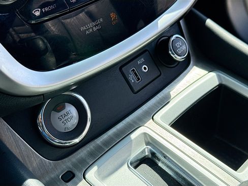 Used 2018 Nissan Murano Platinum image 10