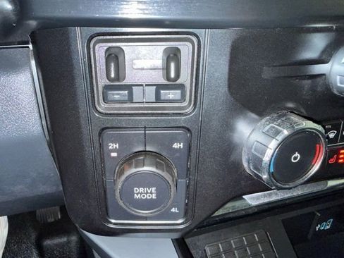 Used 2025 Ford F350 Lariat w/ FX4 Off-Road Package image 20