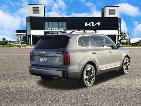 Used 2025 Kia Telluride S image 6